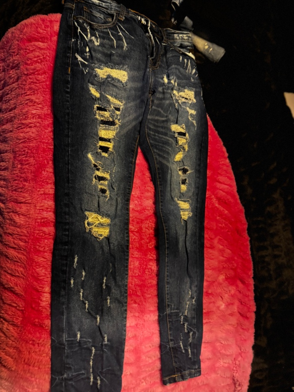 Slim Distressed Dark Blue Men's Jeans with Yellow Underlay
